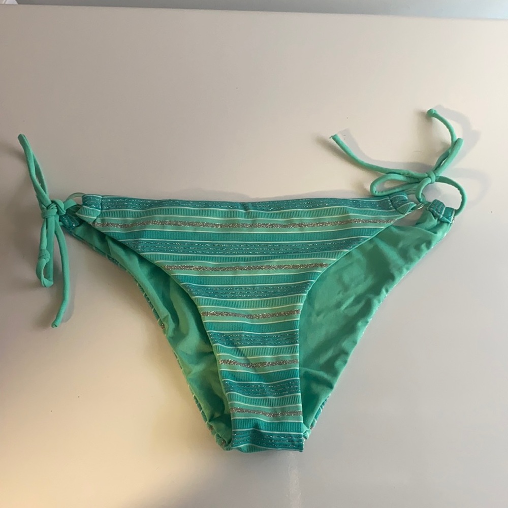3/$10🌻 Tie up swim bottoms